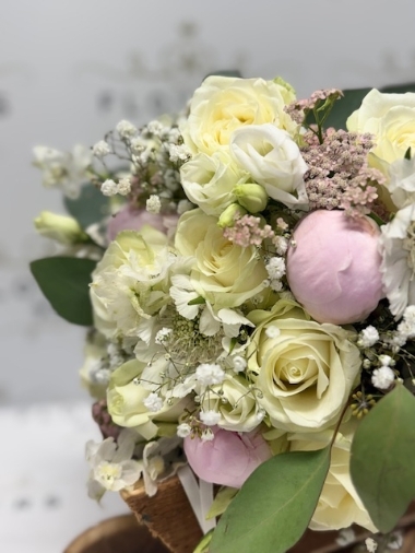 Bridal Bouquet Dome (Ivory Baby Pink)