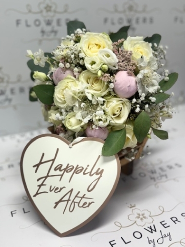 Bridal Bouquet Dome (Ivory Baby Pink)