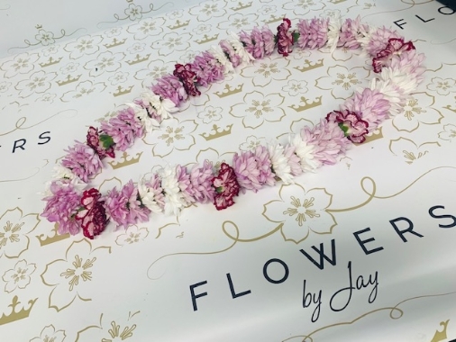 White & Pink Chrys, 2 tone Carn rotate