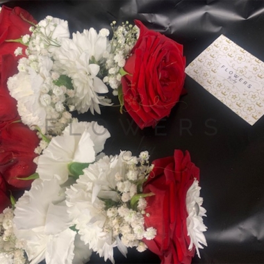 White Chrys, Red Rose, GYP & Drop