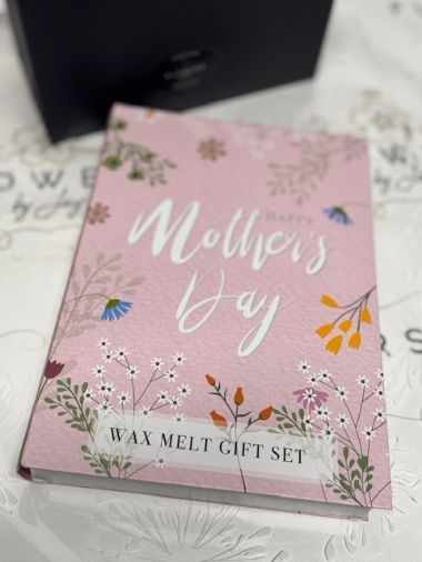 Wax Melts & Mini Bouquet in Handbag