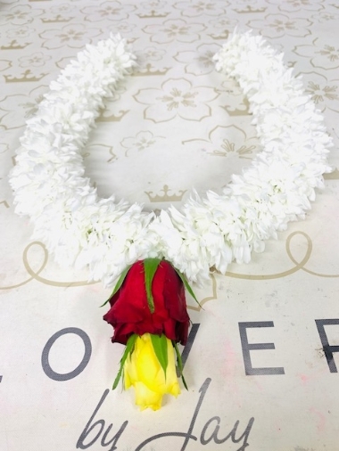 White Chrys & Rose Drop