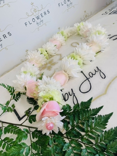 White Chrys, L Pink Roses, Lime Carn & Drop